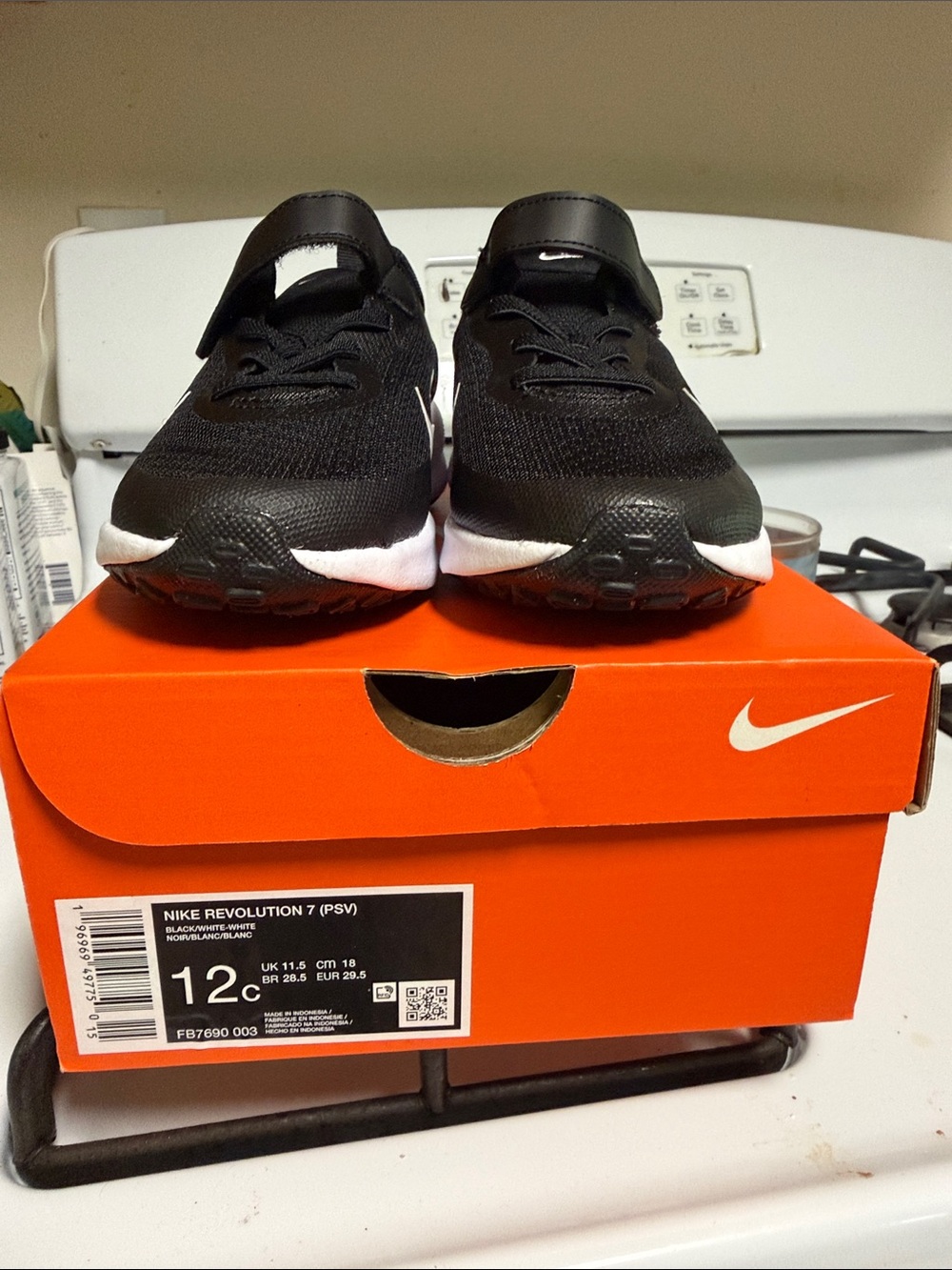 Nike Revolution 7. Brand New. Size 12c
